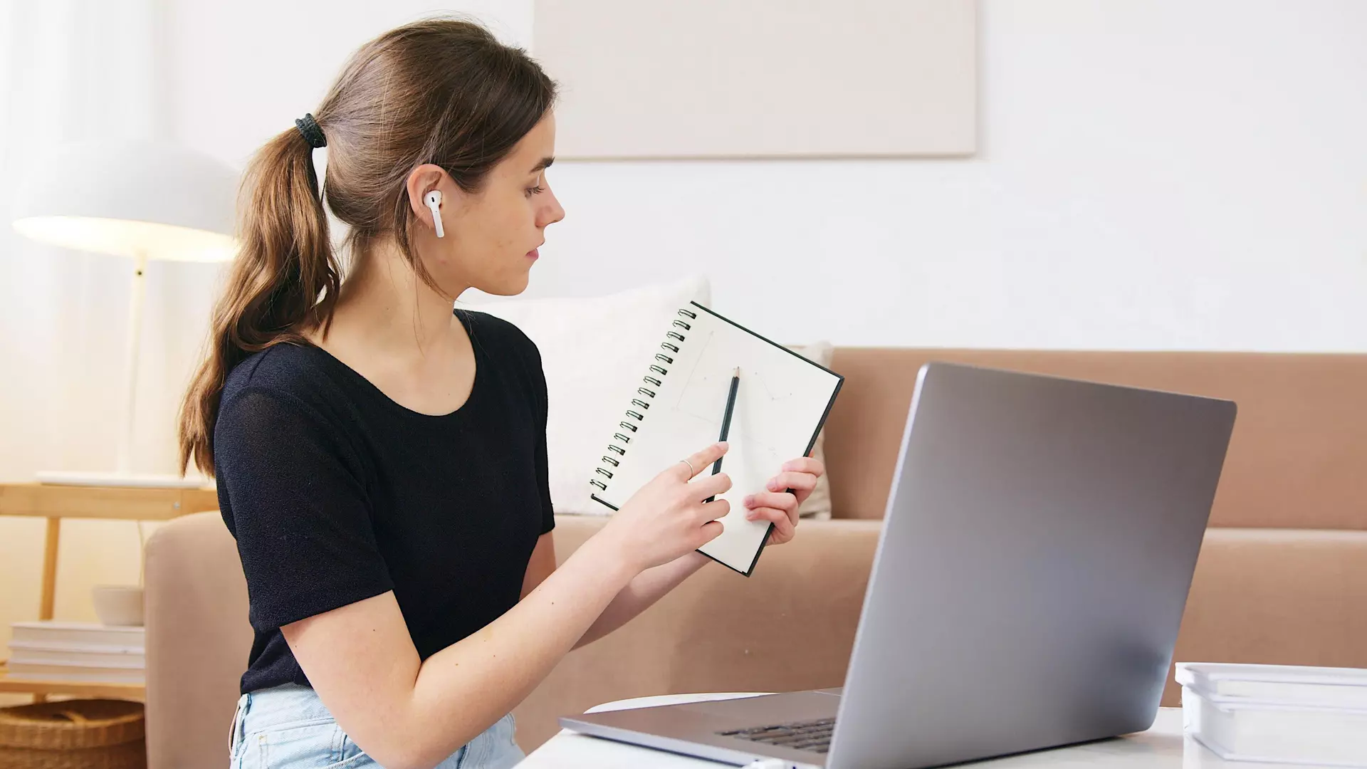 یادگیری زبا‌ن‌های خارجی با دیاکو